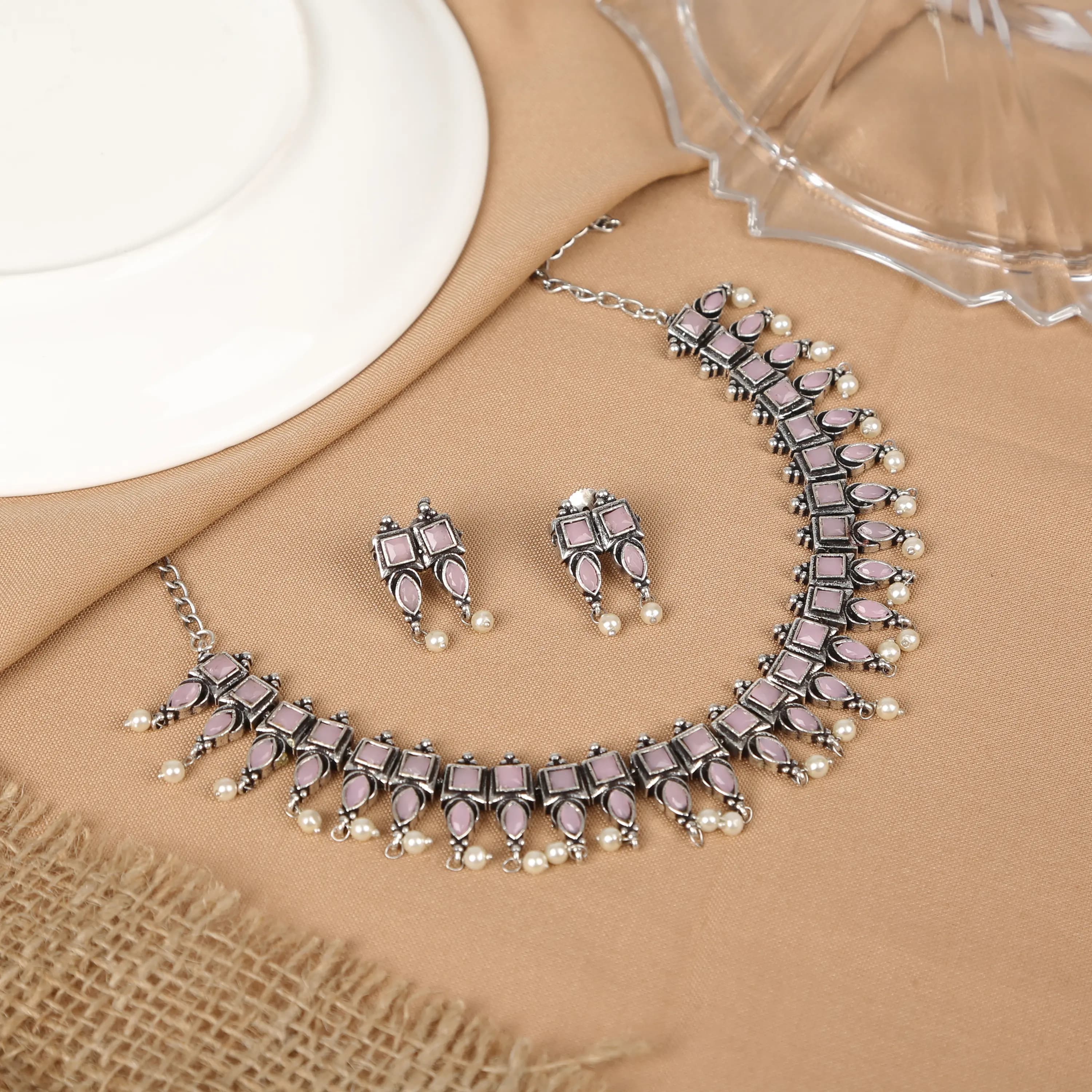 Antique gold bridal necklace and earrings set — gold jewellery photography Udaipur